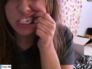 Кривляется и фоткает себя. Эскиз 37