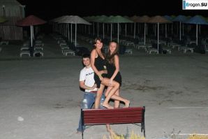 Компашка русских зажигает в Турции. Эскиз 5