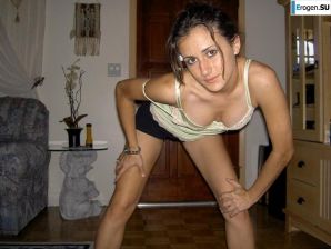 A beautiful Bulgarian poses at home and on the beach. Thumb 13
