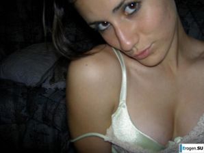 A beautiful Bulgarian poses at home and on the beach. Thumb 17