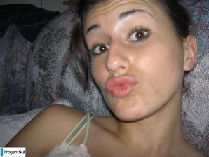 A beautiful Bulgarian poses at home and on the beach. Thumb 27