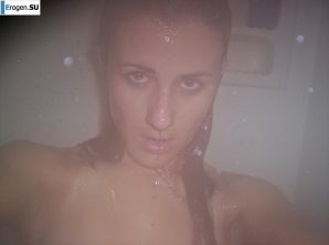 A beautiful Bulgarian poses at home and on the beach. Thumb 35