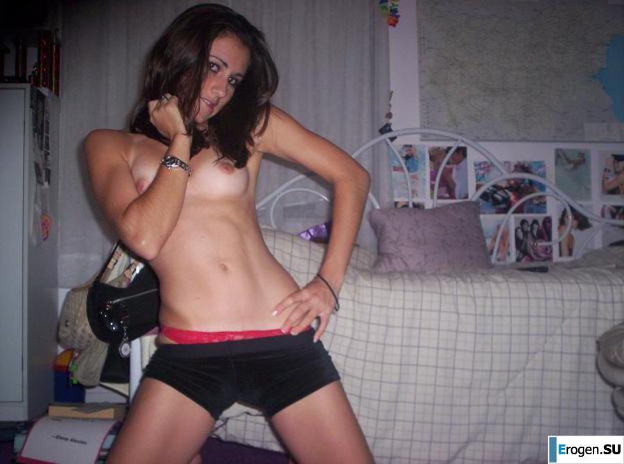 Beautiful Bulgarian posing at home and on the beach. Part 2. Photo 17