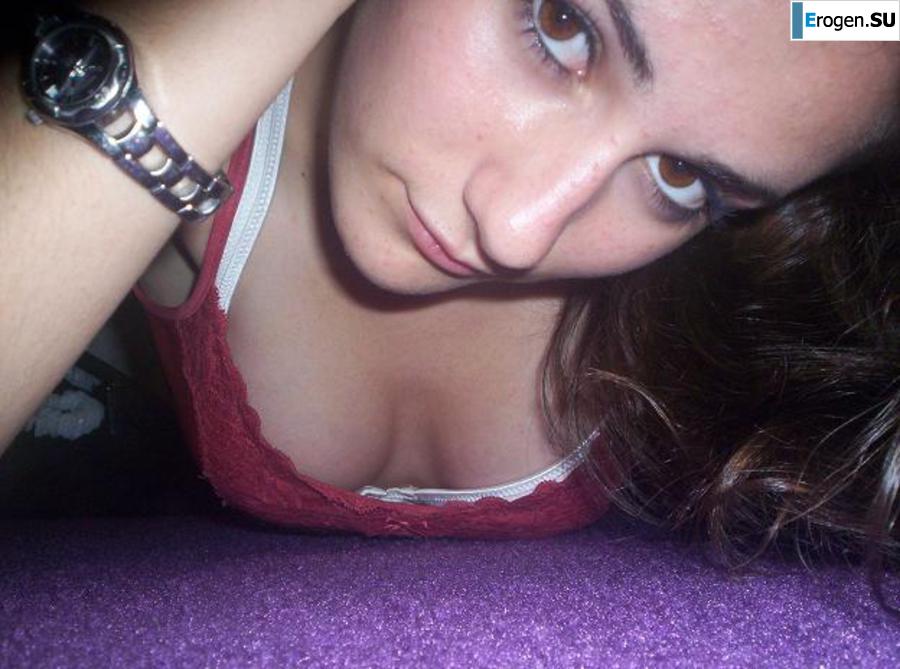 Beautiful Bulgarian posing at home and on the beach. Part 2. Photo 26