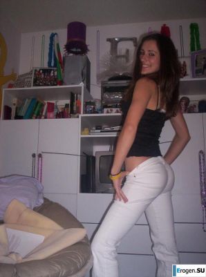 Beautiful Bulgarian posing at home and on the beach. Part 2. Thumb 31