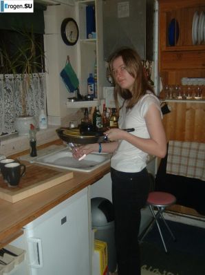 Легкая эротика забугорной студентки. Эскиз 10