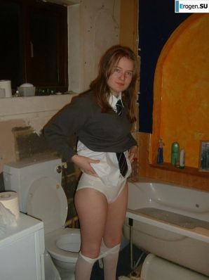 Легкая эротика забугорной студентки. Эскиз 12