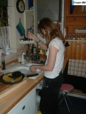 Легкая эротика забугорной студентки. Эскиз 13