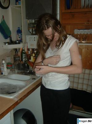 Легкая эротика забугорной студентки. Эскиз 16