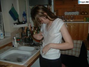 Легкая эротика забугорной студентки. Эскиз 18