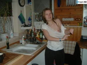 Легкая эротика забугорной студентки. Эскиз 21