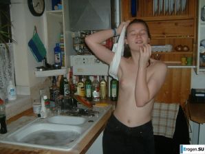 Легкая эротика забугорной студентки. Эскиз 25