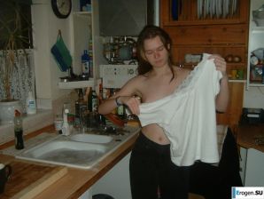 Легкая эротика забугорной студентки. Эскиз 26