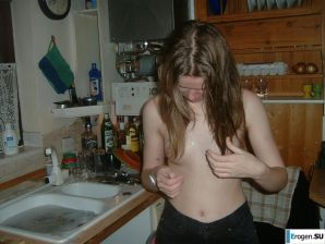 Легкая эротика забугорной студентки. Эскиз 28