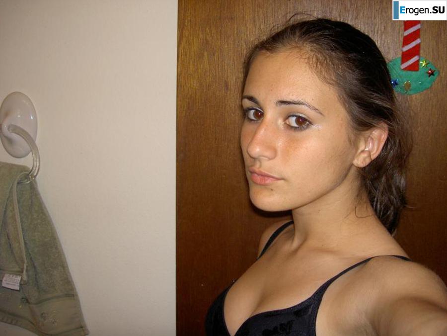 Красивая болгарка позирует дома и на пляже. Часть 3. Фото 16