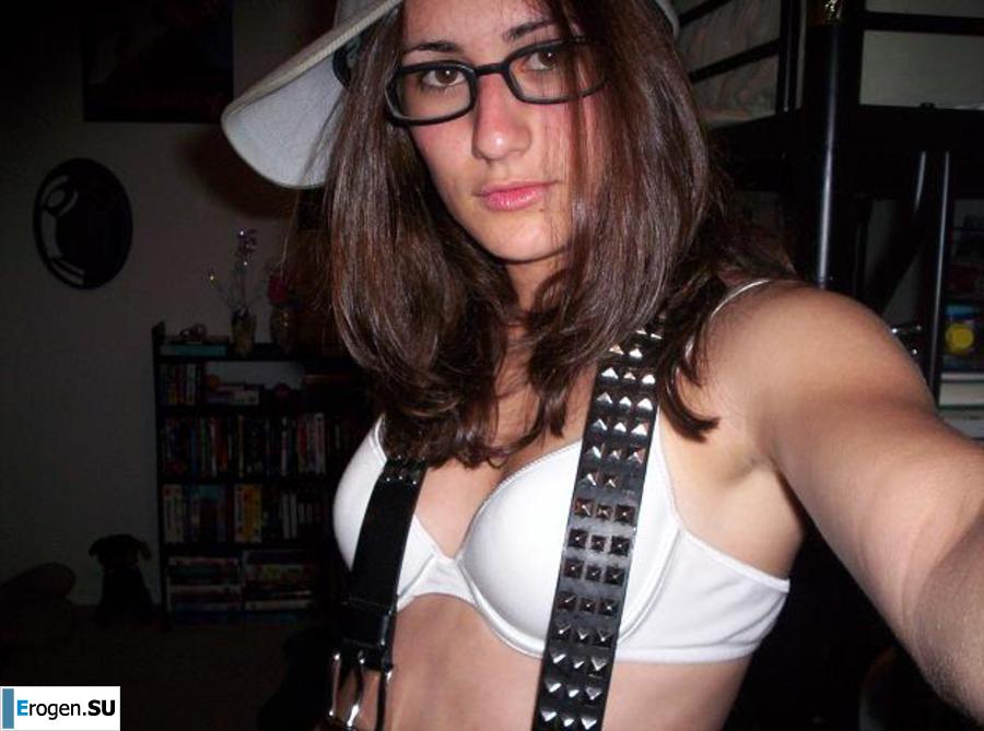 Красивая болгарка позирует дома и на пляже. Часть 4. Фото 31