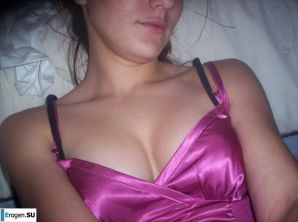 Красивая болгарка позирует дома и на пляже. Часть 4. Эскиз 27