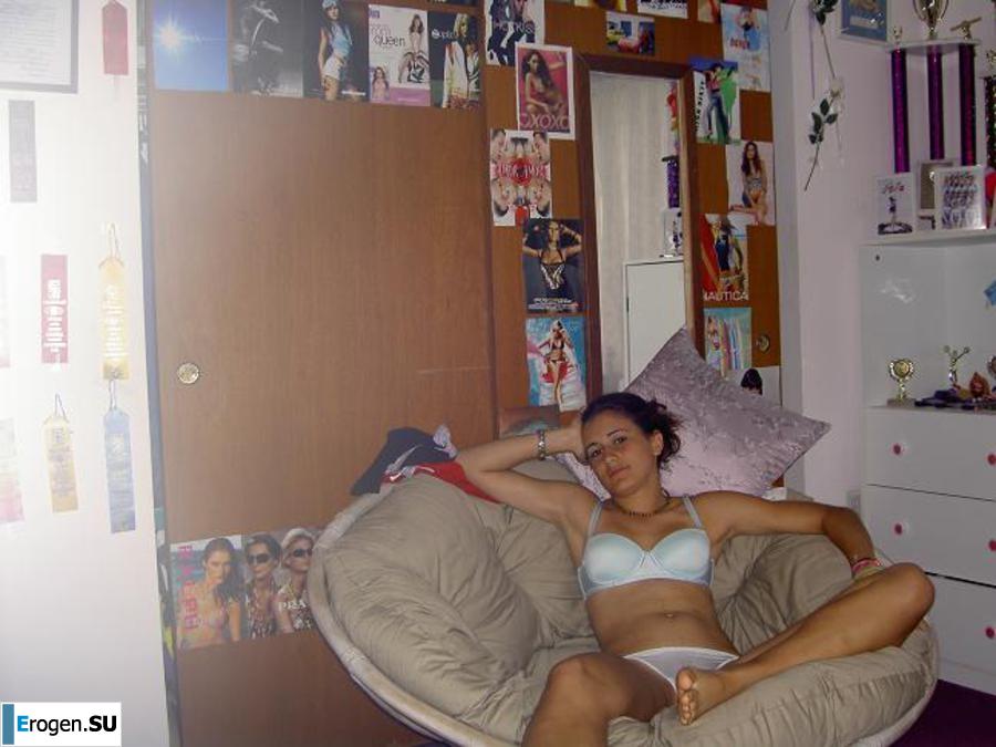 Красивая болгарка позирует дома и на пляже. Часть 5. Фото 17