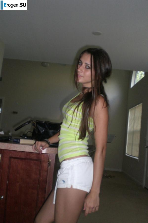 Красивая болгарка позирует дома и на пляже. Часть 5. Фото 29