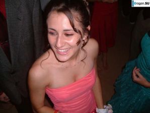 Красивая болгарка позирует дома и на пляже. Часть 5. Эскиз 23