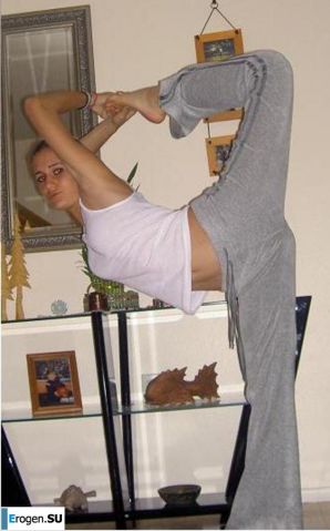 Красивая болгарка позирует дома и на пляже. Часть 5. Эскиз 25