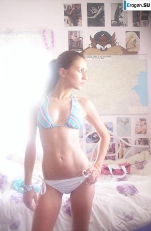 Красивая болгарка позирует дома и на пляже. Часть 5. Эскиз 31