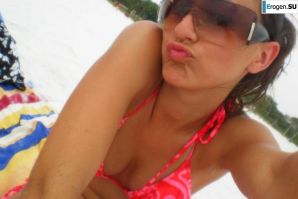 Красивая болгарка позирует дома и на пляже. Часть 5. Эскиз 35