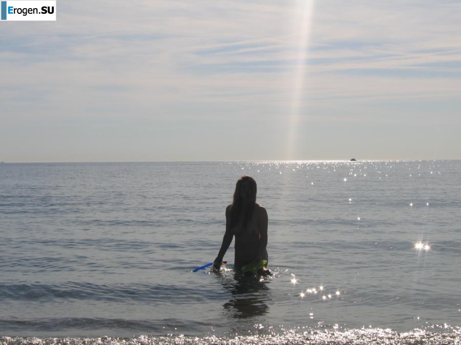 На море позирует. Фото 25