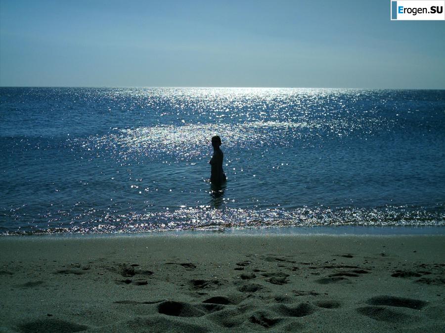 На море позирует. Фото 7