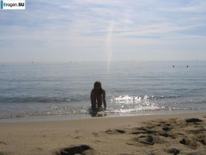 На море позирует. Эскиз 26