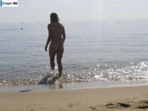 На море позирует. Эскиз 27