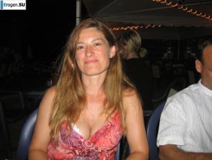 На море позирует. Эскиз 3