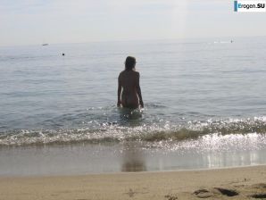 На море позирует. Эскиз 30