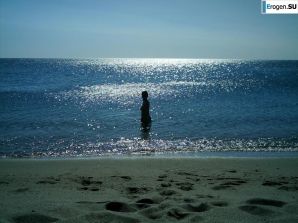 На море позирует. Эскиз 7