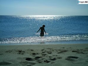 На море позирует. Эскиз 8