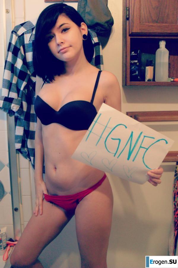 Young brunette. Part 2. Photo 31