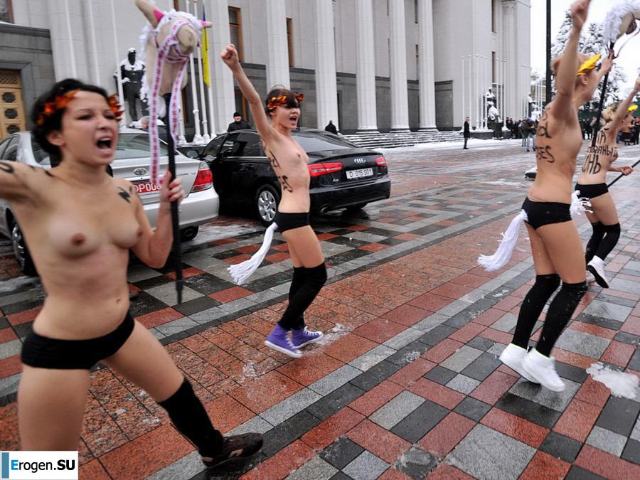 Обнажения в знак протеста. Часть 5. Фото 32