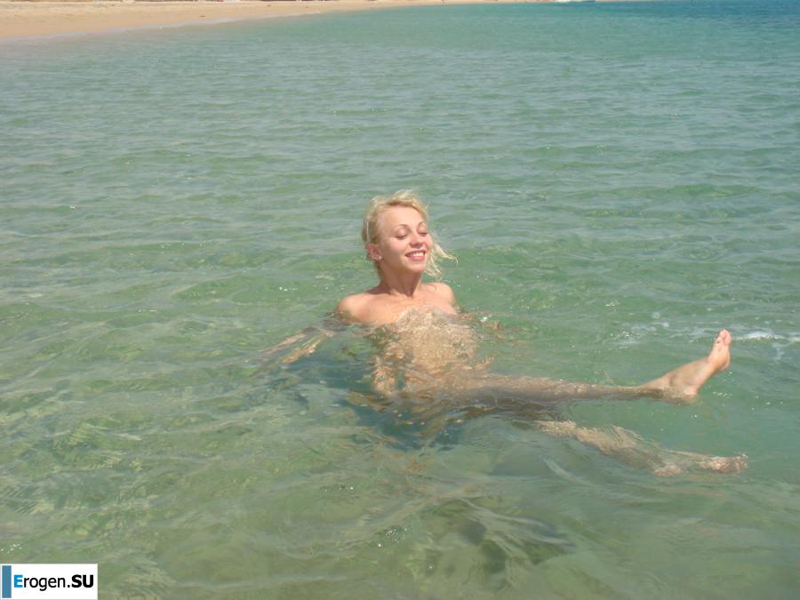 New Russian Lesbian. Part 3. Photo 17