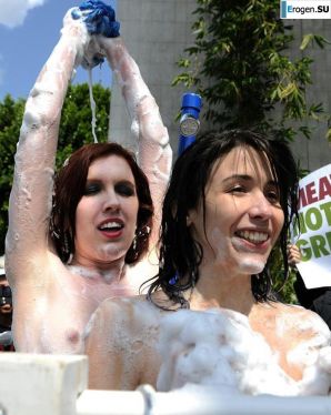 Обнажения в знак протеста. Часть 6. Эскиз 49