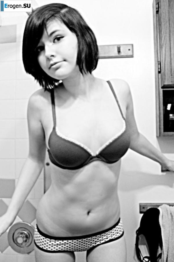 Young Brunette. Part 3. Photo 38