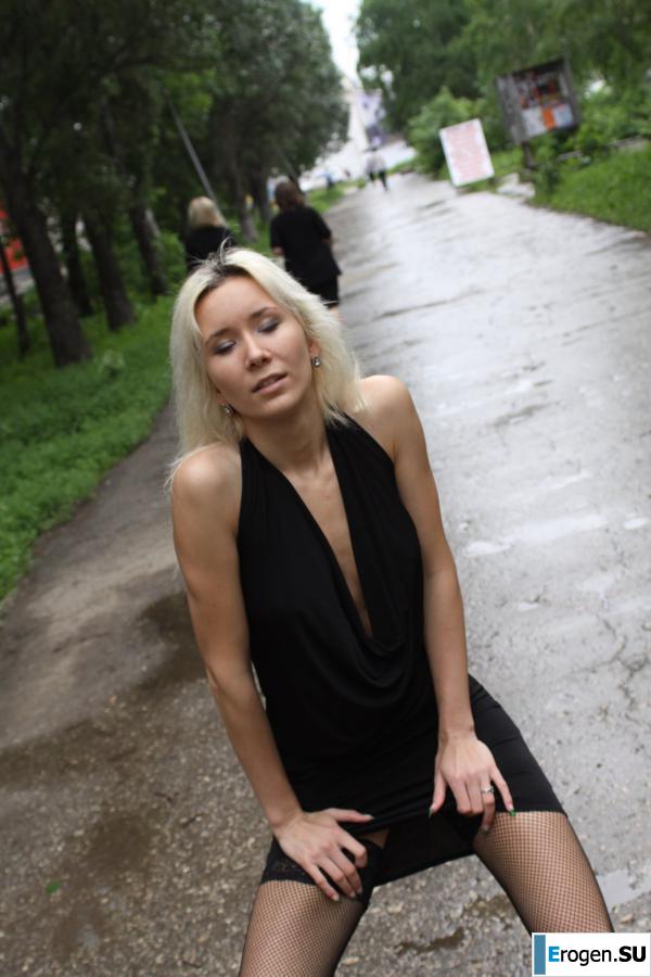 Nastya from Samara walks around the city and shows herself. Part 3. Photo 16