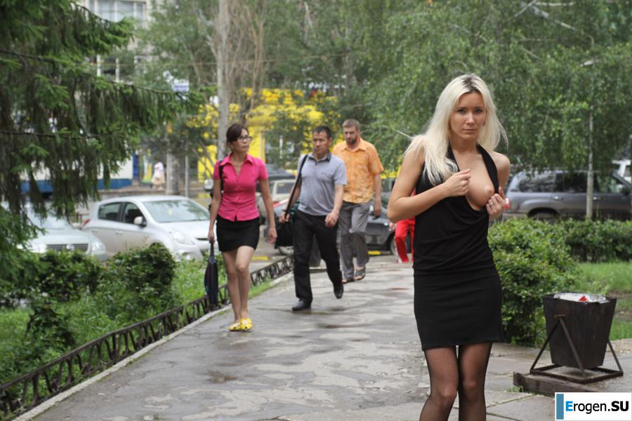 Nastya from Samara walks around the city and shows herself. Part 3. Photo 20