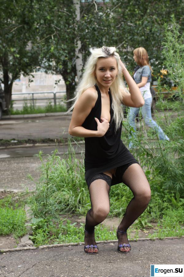 Nastya from Samara walks around the city and shows herself. Part 3. Photo 34