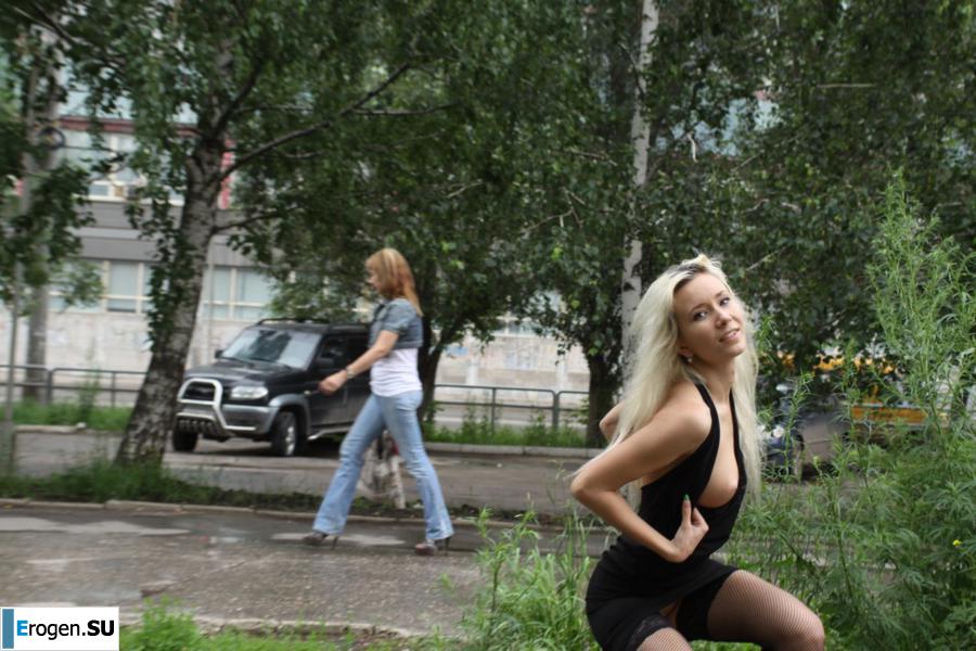 Nastya from Samara walks around the city and shows herself. Part 3. Photo 36