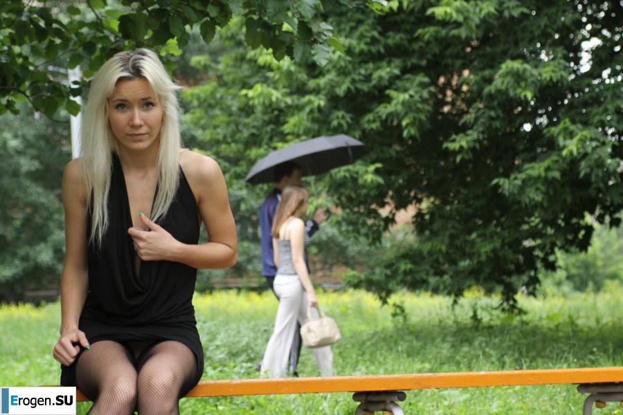 Nastya from Samara walks around the city and shows herself. Part 4. Photo 36
