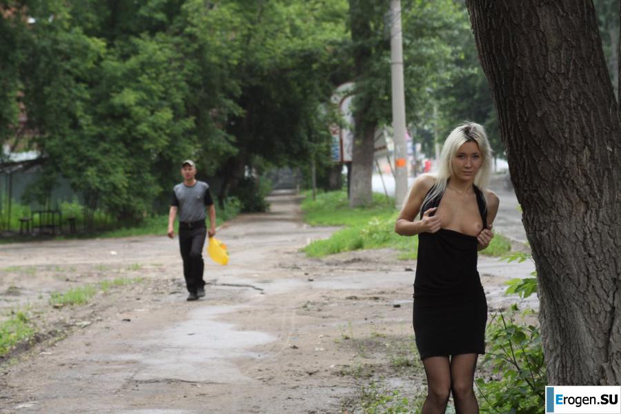 Nastya from Samara walks around the city and shows herself. Part 7. Photo 39