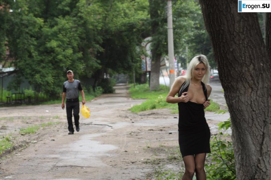 Nastya from Samara walks around the city and shows herself. Part 7. Photo 40