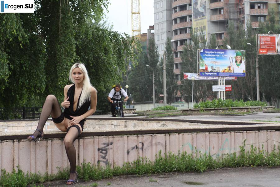 Nastya from Samara walks around the city and shows herself. Part 7. Photo 5