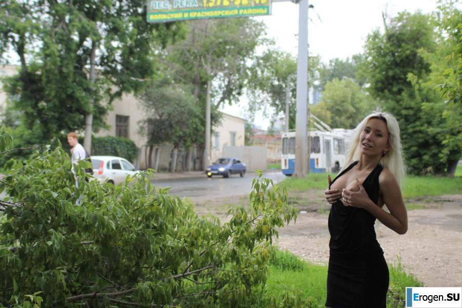 Nastya from Samara walks around the city and shows herself. Part 10. Photo 14