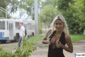 Nastya from Samara walks around the city and shows herself. Part 10. Thumb 13